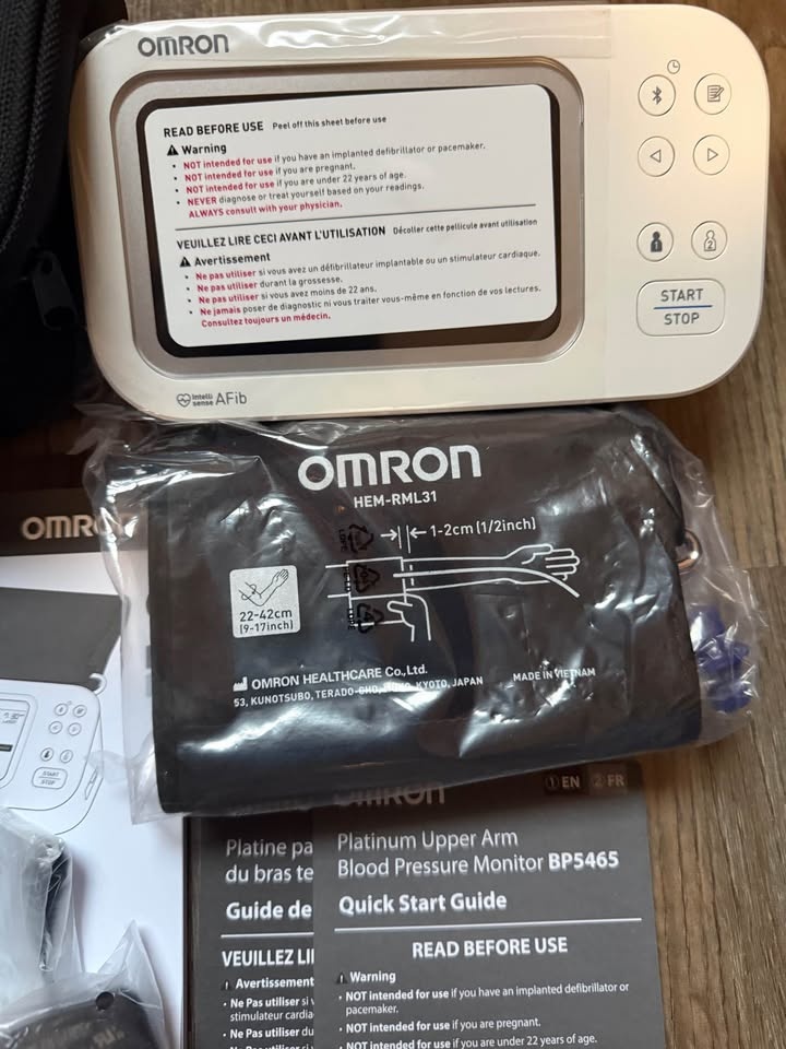 OMRON Platinum BP Monitor 🧡 - photo 4