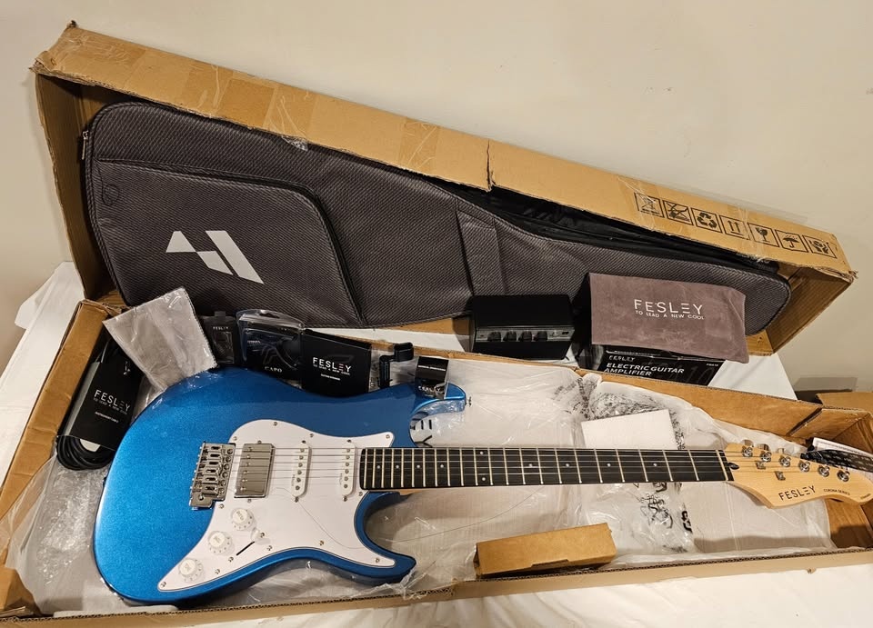 Fesley 39" Electric Guitar FST100 - photo 2