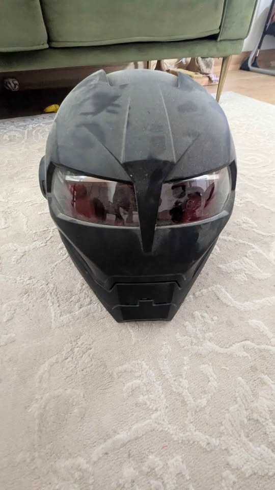 Motorcycle helmet