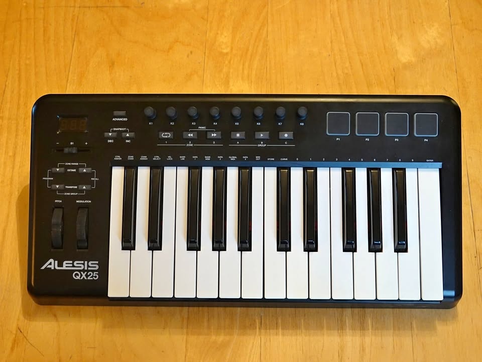 Alesis QX25 MIDI Keyboard