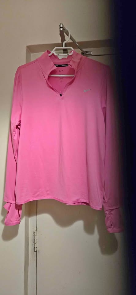 Women's Nike Run 1/4 zip size Large