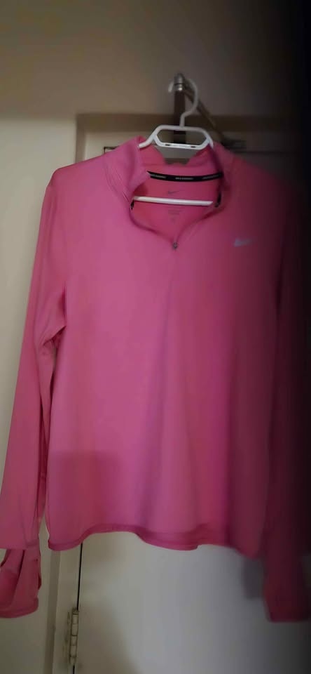 Women's Nike Run 1/4 zip size Large - photo 2