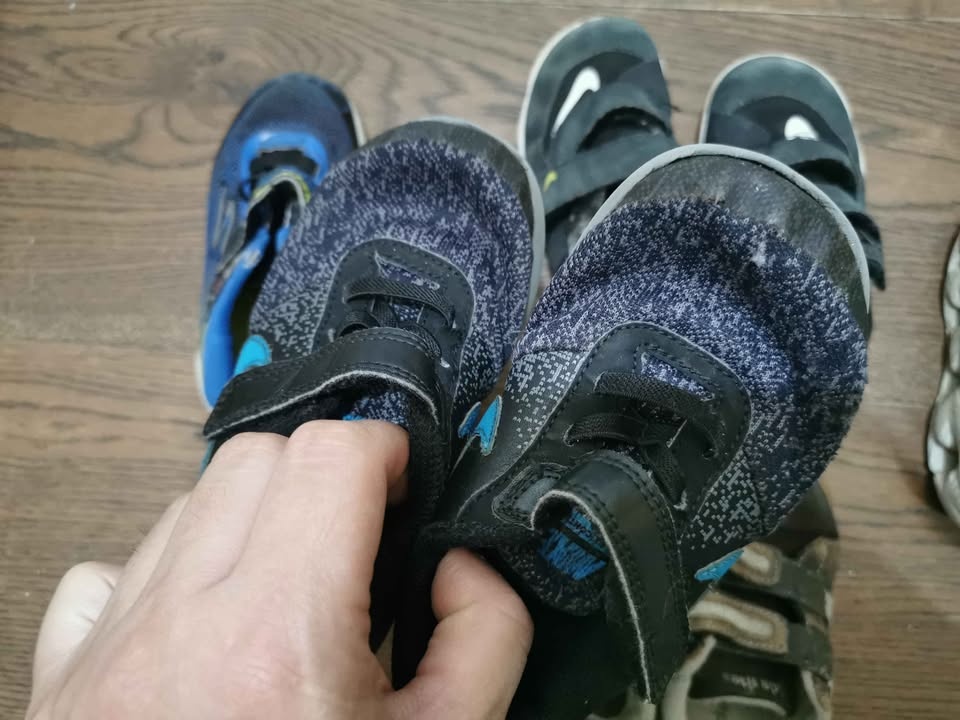 Bundle Sale Boys Shoes Lot Size 8 9 10 Take all for $10 - photo 2