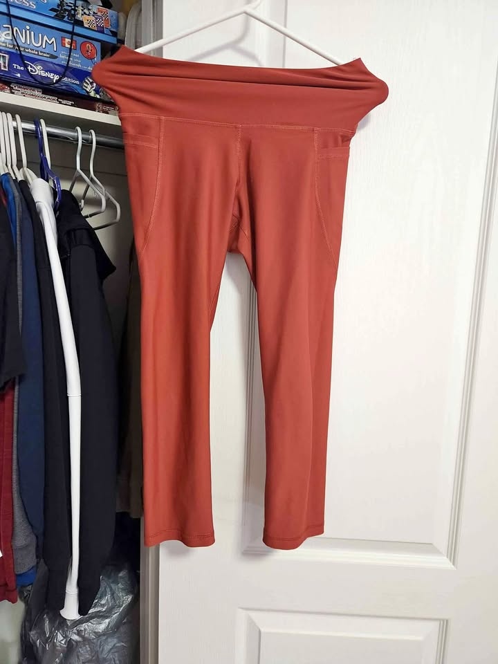 Old Navy Women’s High-Waisted Active Leggings – Rust