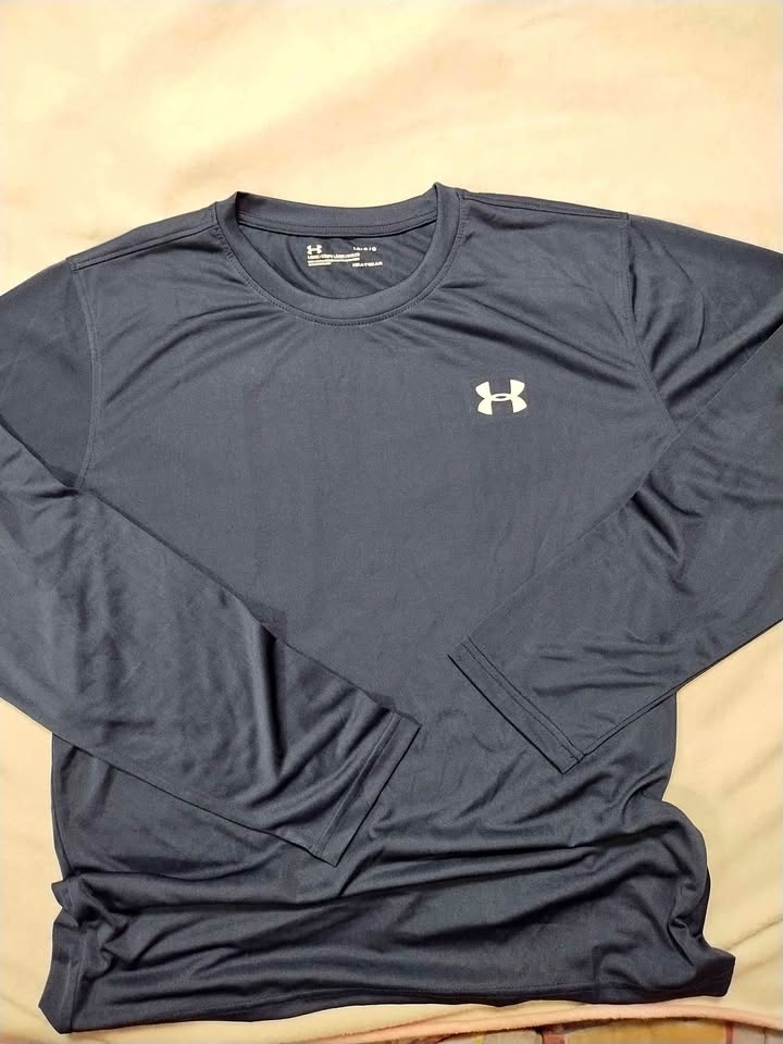 Under Armour long sleeve shirt.