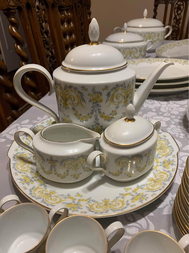 Heinrich Selb Fine Bone China Set - photo 4