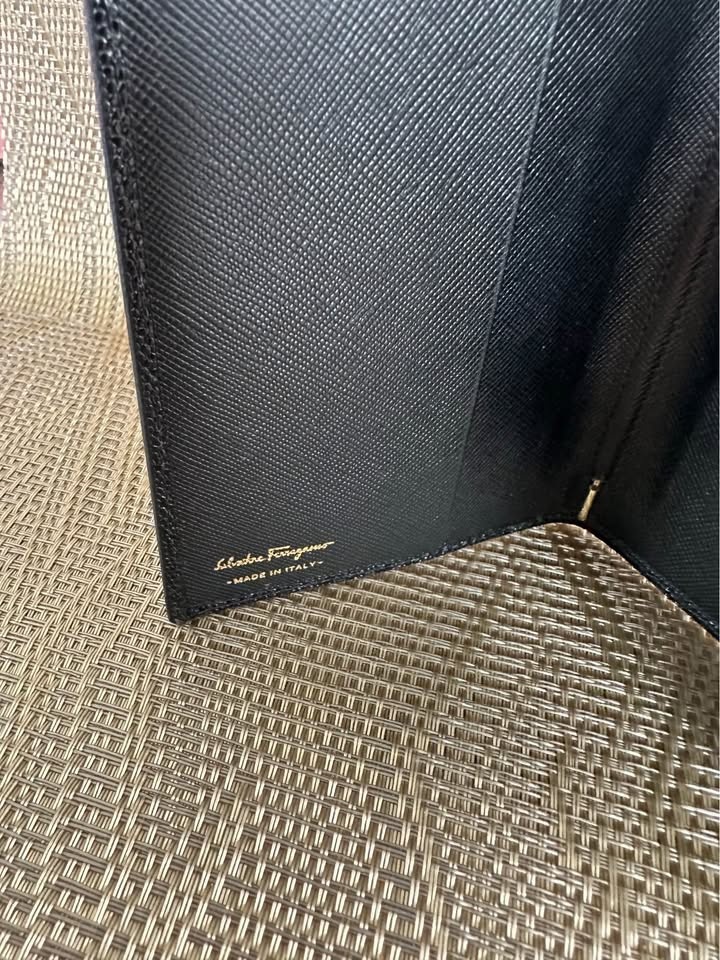 Salvatore Ferragamo Wallet - photo 3