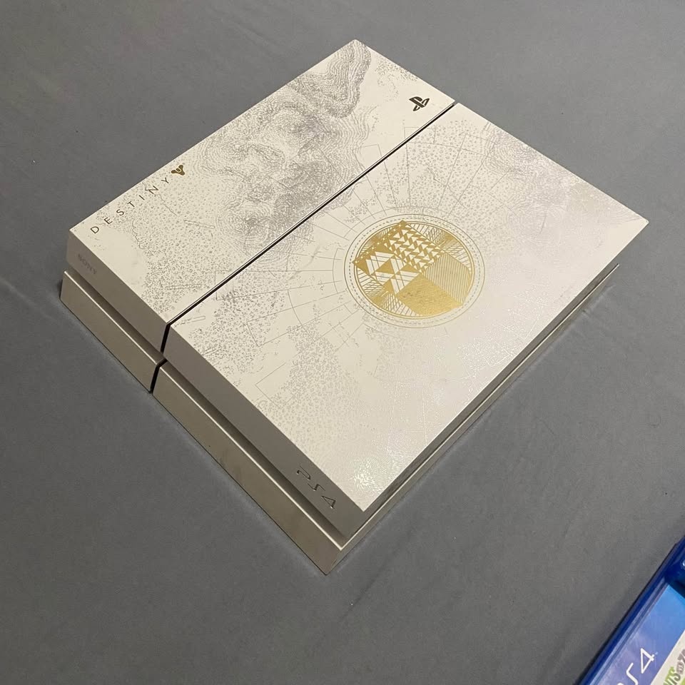 PS4 Destiny Edition Bundle w/ 2 Controllers & 6 Games - photo 2