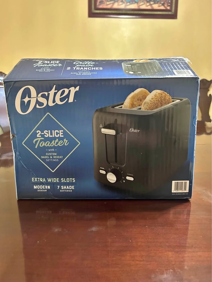 Brand New Oster 2-Slice Toaster (Box Slightly Damaged)