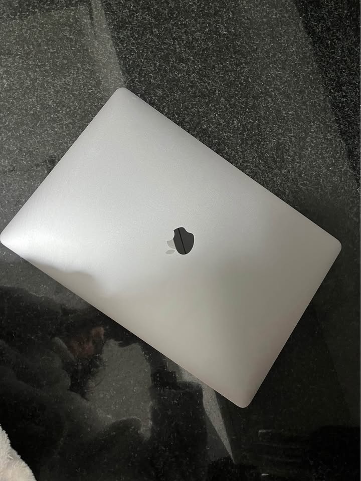 Macbook Pro Touchbar 2016 15" - photo 2