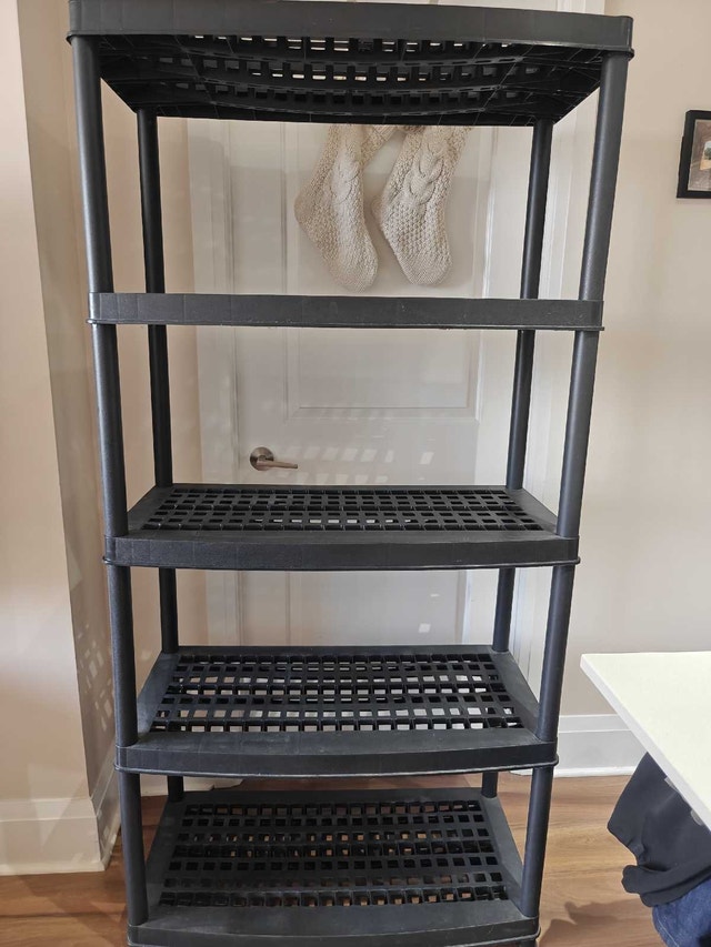 5 tier black resin shelf unit
