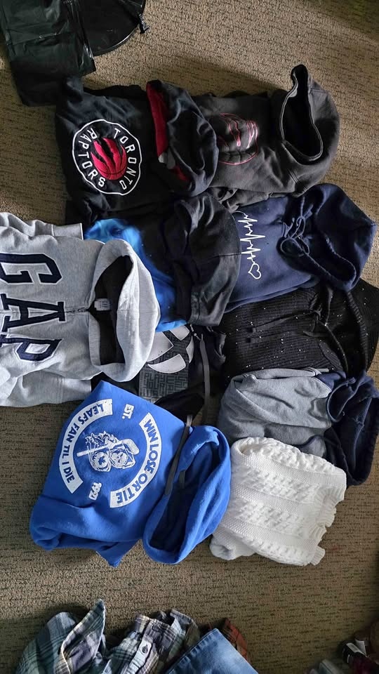 Euc boy xl(14/16) hoodie lot