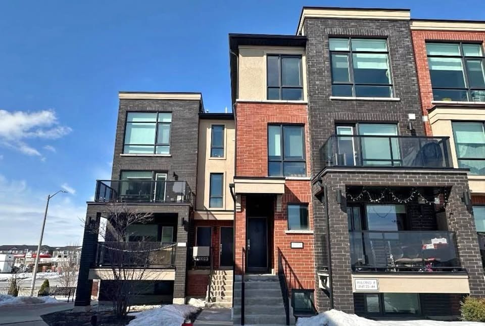 2 Beds 2 Baths - Apartment