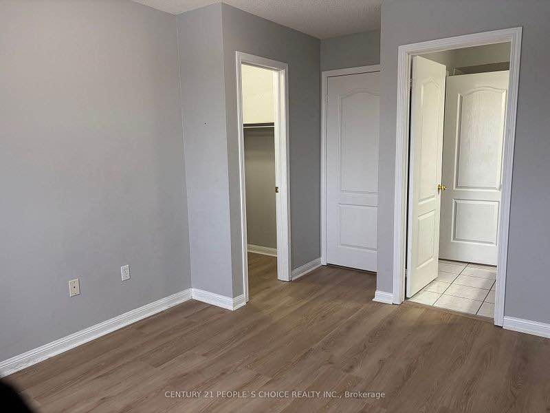 3 Beds 3 Baths - Townhouse - photo 3