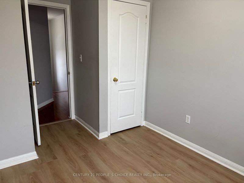 3 Beds 3 Baths - Townhouse - photo 4