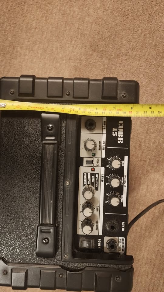 Roland Cube-15 Guitar Amplifier - photo 5