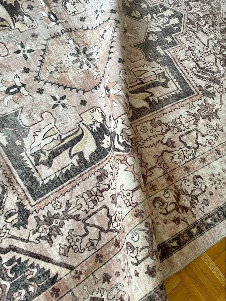 Brand new 6*9 rug Vintage Pink & Beige Oriental Rug