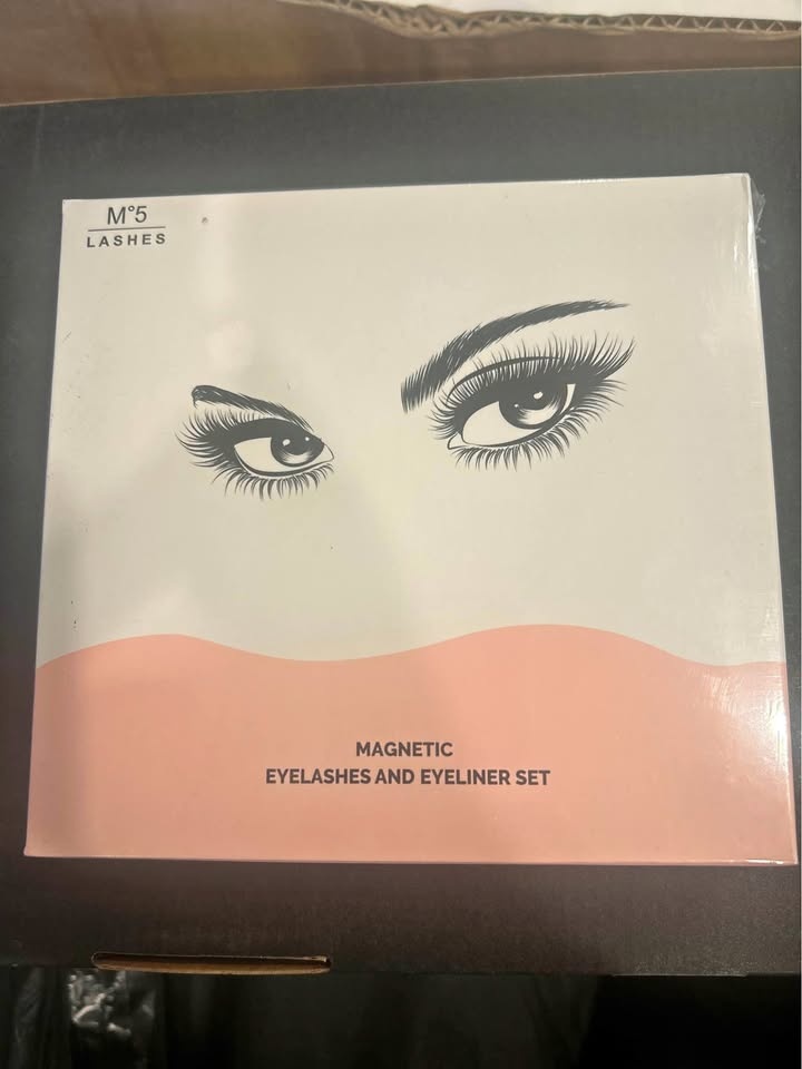 Magnetic Eyelashes and Eyeliner Set