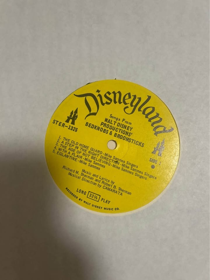 Vintage Bedknobs and Broomsticks Vinyl Record - photo 2