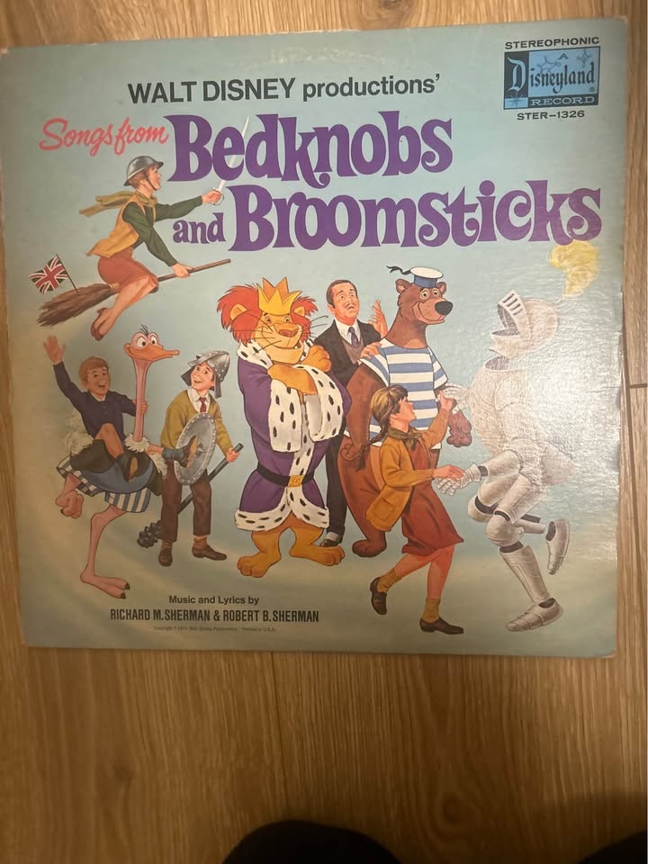 Vintage Bedknobs and Broomsticks Vinyl Record - photo 5