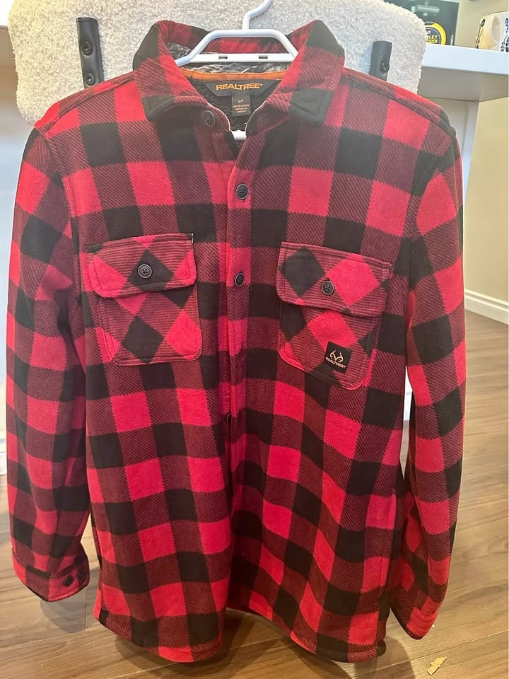 Mens Realtree Sherpa-Lined Flannel Jacket – Size Small – $20