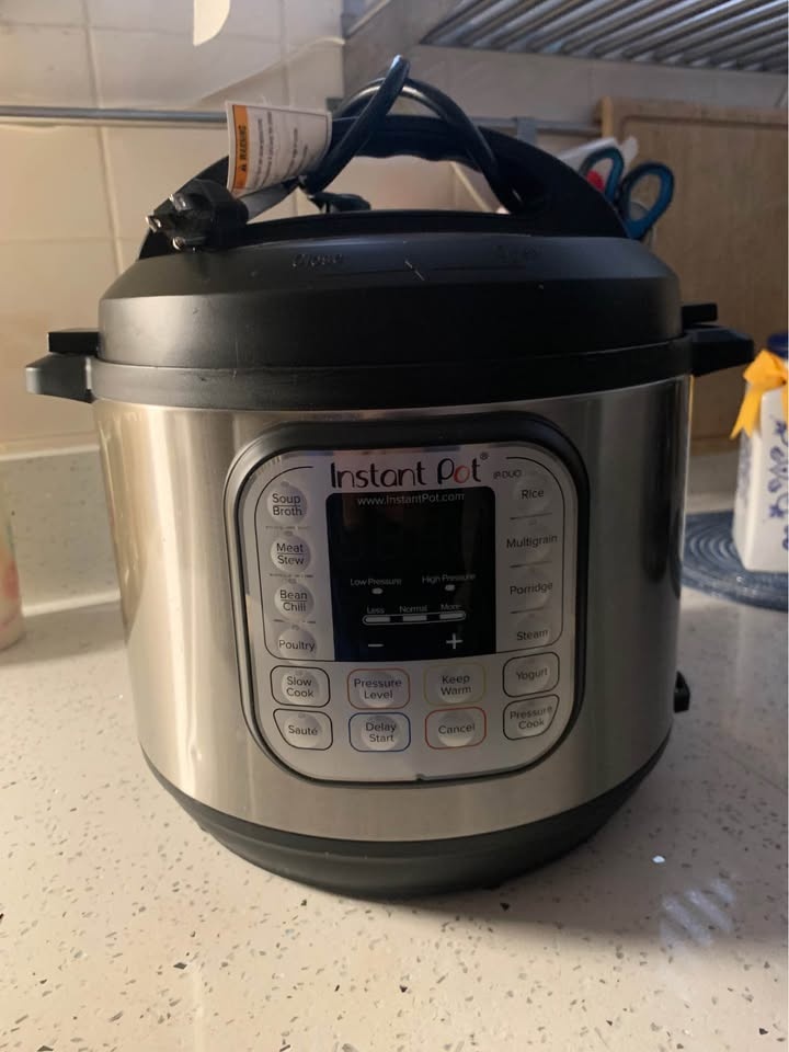 6 quart Instant pot - photo 2