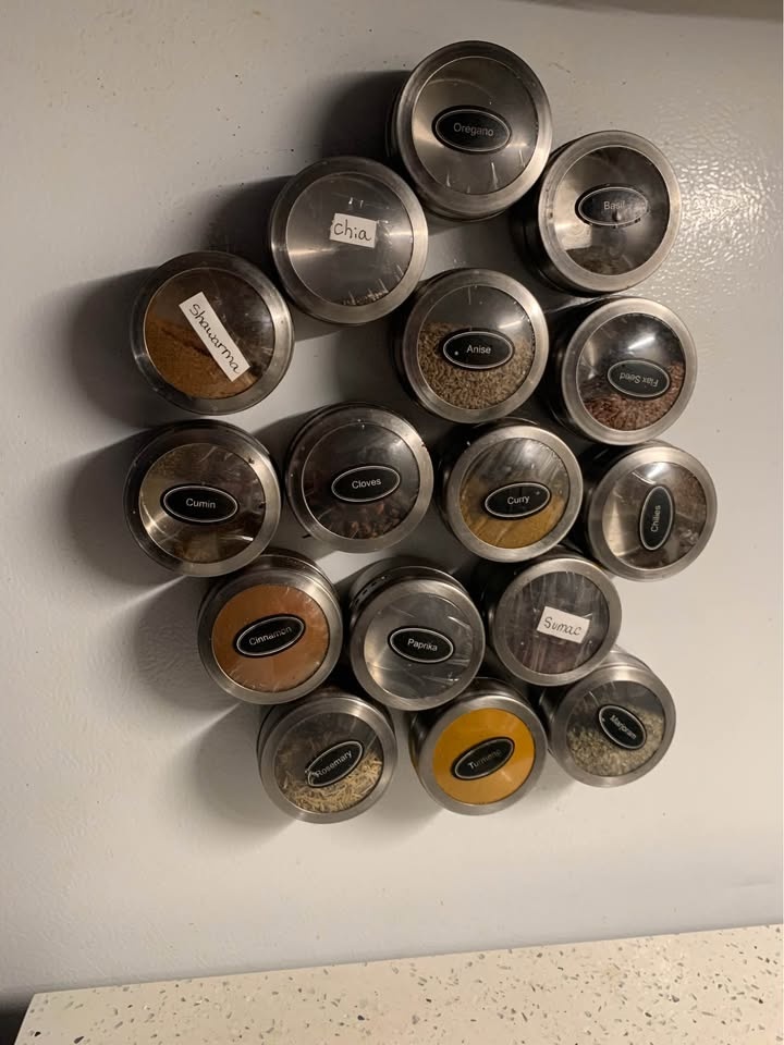 Magnetic spice containers - photo 2
