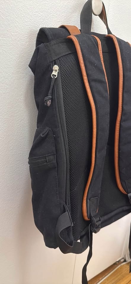Black Back Pack - photo 3