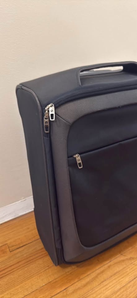 Samsonite Carry On Luggage 2-wheeled - photo 4