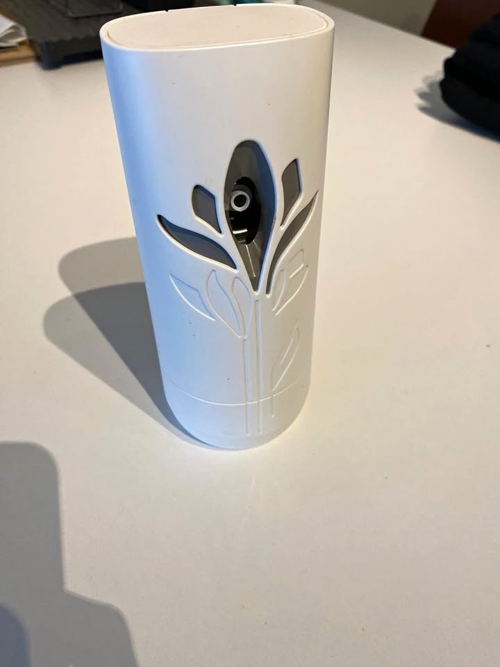 Air freshener diffuser - battery powered