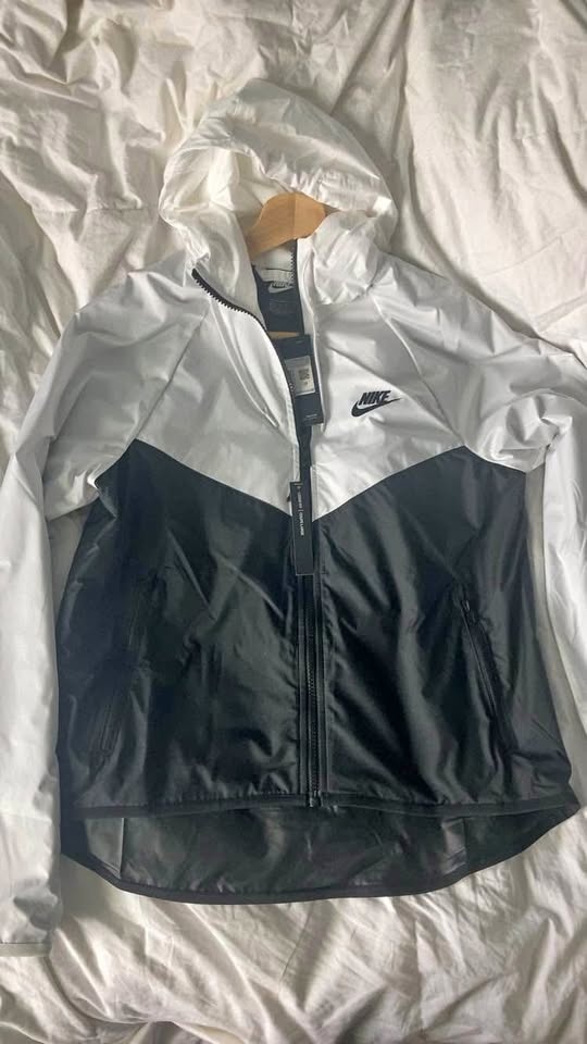 Women’s Nike Windbreaker