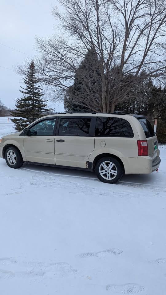 2010 Dodge Grand Caravan SE - photo 5