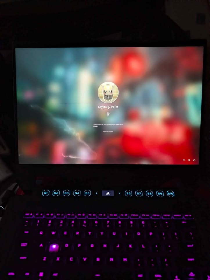 Corsair voyager a1600 crack on screen - photo 2