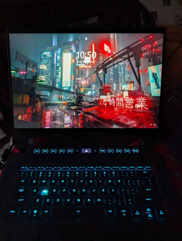 Corsair voyager a1600 crack on screen - photo 3