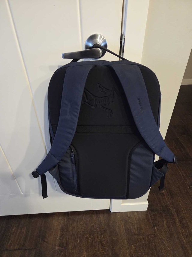 Arc'teryx Blade 20 Backpack - Like New, Navy Blue - photo 2