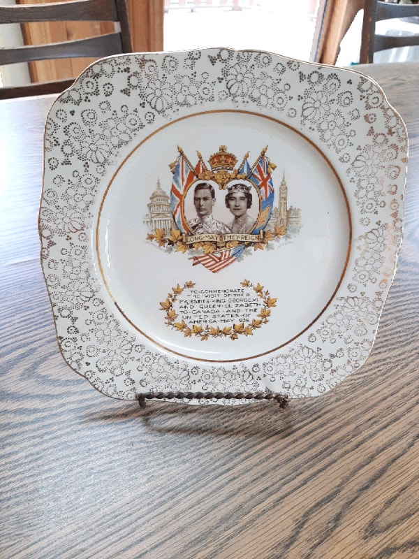 King George VI and Queen Elizabeth commemorative plate