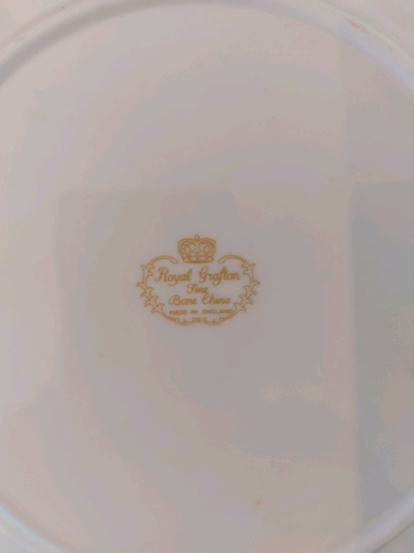 Royal Wedding & Silver Jubilee Plates - photo 3