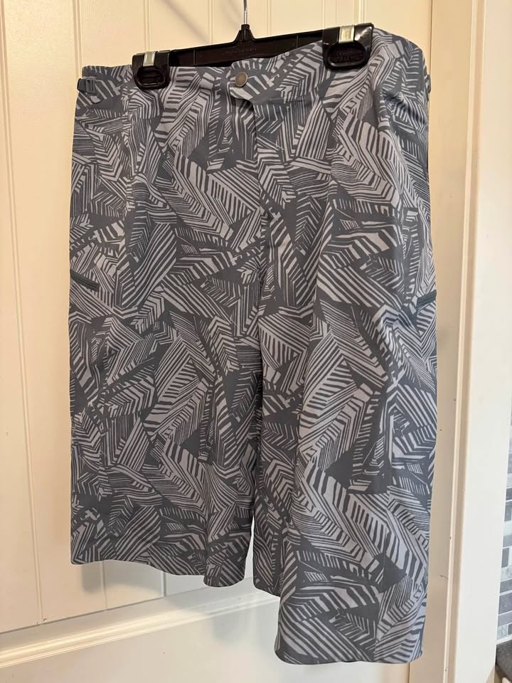 Patagonia women’s quick dry bike shorts size 10