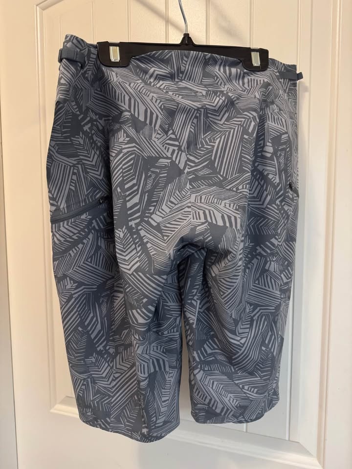 Patagonia women’s quick dry bike shorts size 10 - photo 2