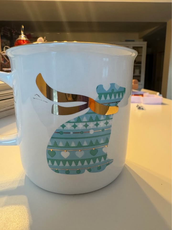 David’s Tea gold rim polar bear mug - photo 2