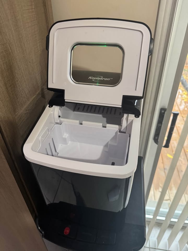 Koolatron Ice Maker - photo 2