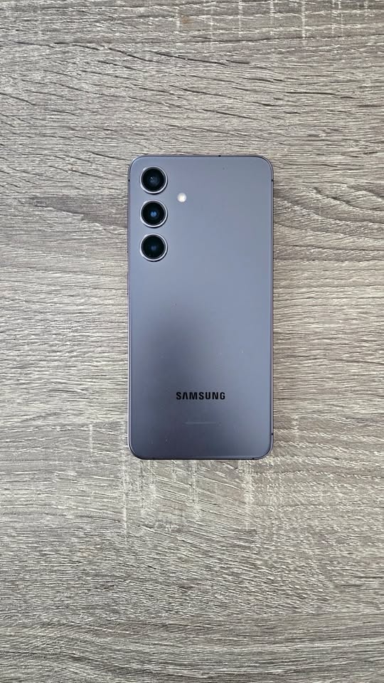 Samsung Galaxy S24 - 128GB - Marble Gray (Unlocked) - Mint w/ Bo