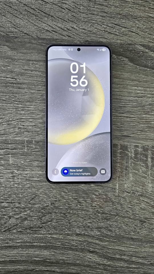 Samsung S24 (W/ COACH CASE)