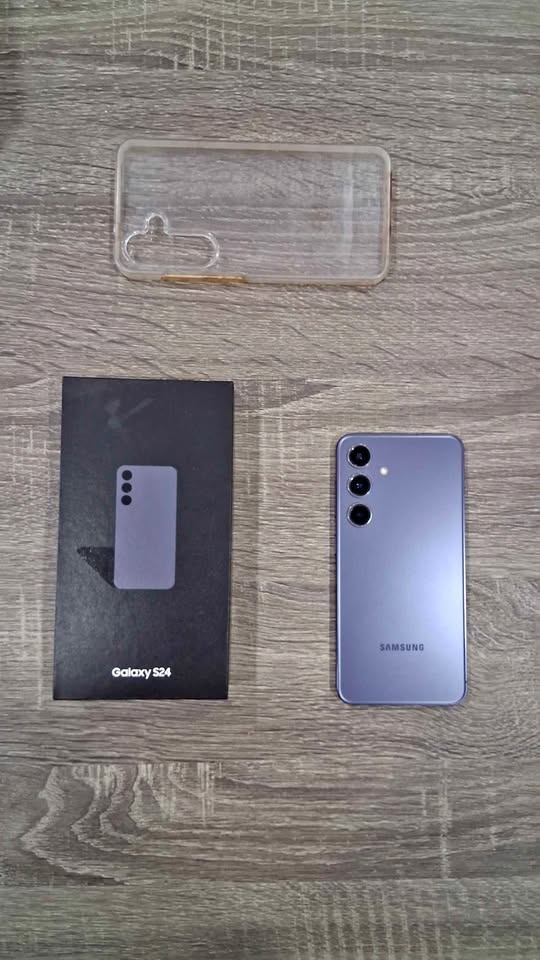 Samsung S24 (w/CASE + ORIGINAL BOX)