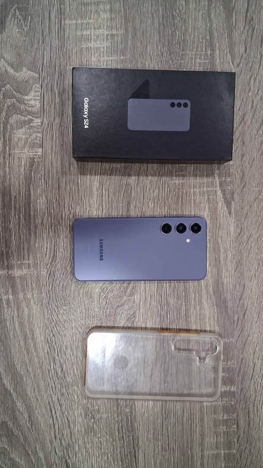 Samsung S24 (w/CASE + ORIGINAL BOX) - photo 2