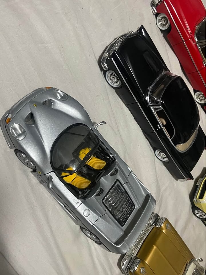 1:18 scale model cars lot - photo 3