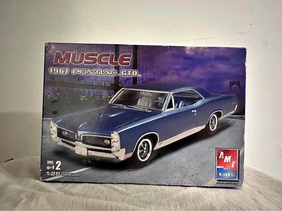 Pontiac GTO MUSCLE CAR plastic model