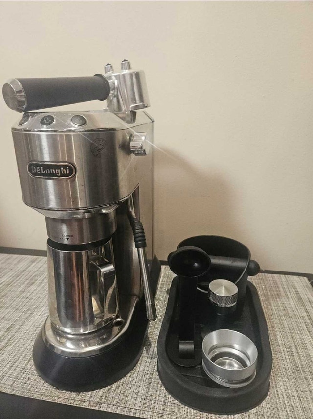 De'Longhi Dedica Arte Espresso Machine