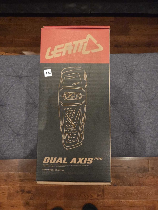 Leatt Dual Axis PRO knee shin guards
