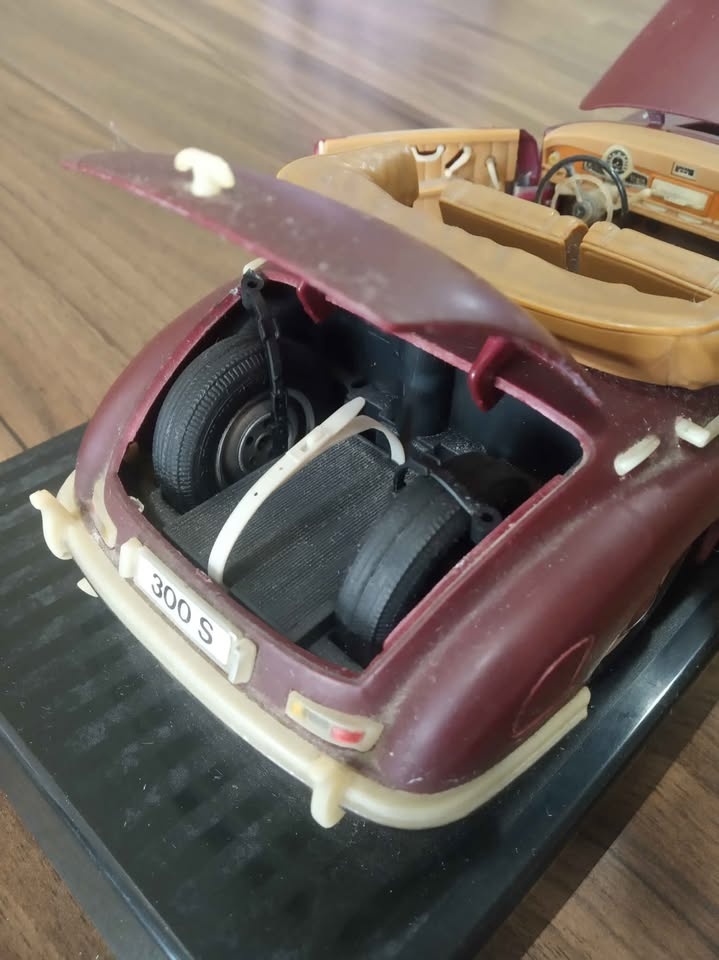 Mercedes-Benz 300S 1955 Scale Model - photo 3